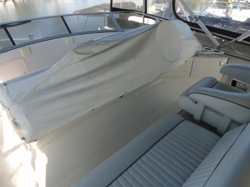 1995 Carver 370 Aft Cabin Motor Yacht