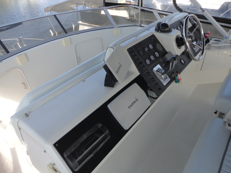 1995 Carver 370 Aft Cabin Motor Yacht