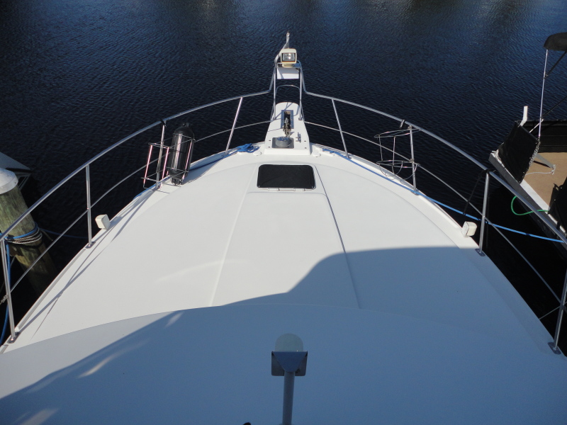 1995 Carver 370 Aft Cabin Motor Yacht