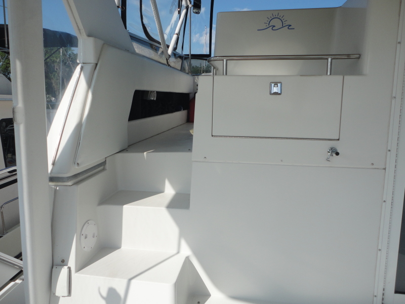 1995 Carver 370 Aft Cabin Motor Yacht