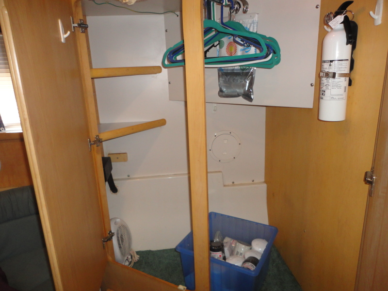 1995 Carver 370 Aft Cabin Motor Yacht