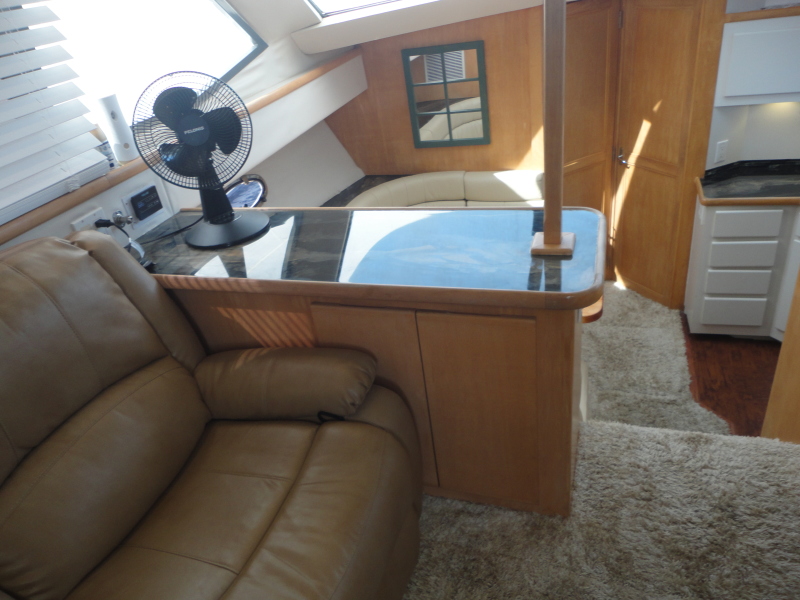 1995 Carver 370 Aft Cabin Motor Yacht