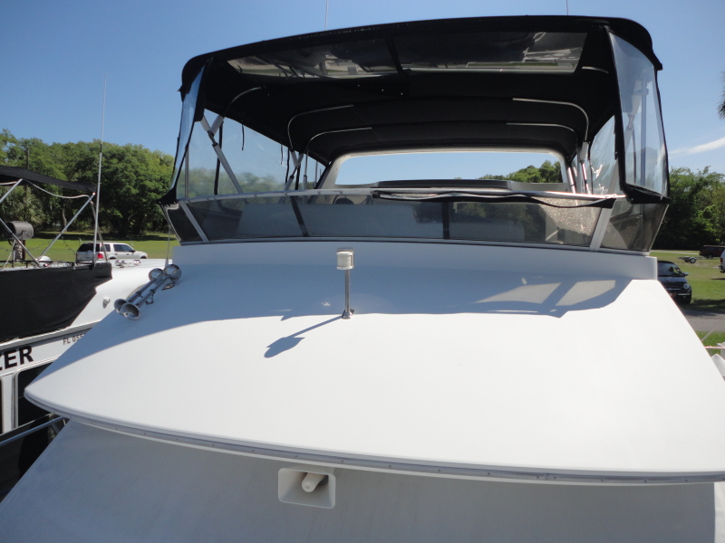1995 Carver 370 Aft Cabin Motor Yacht