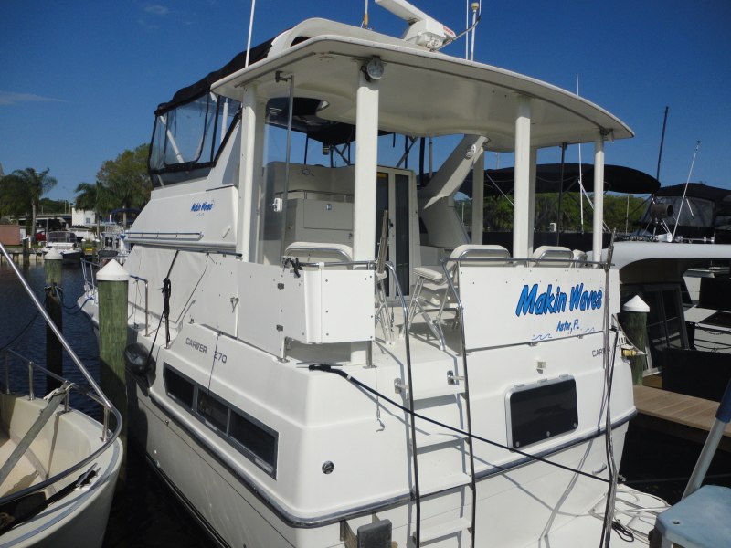 1995 Carver 370 Aft Cabin Motor Yacht