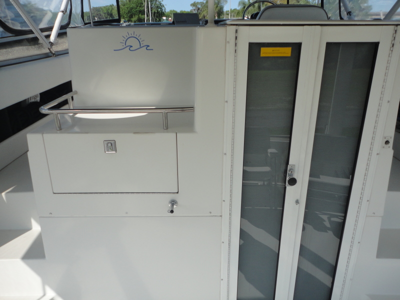 1995 Carver 370 Aft Cabin Motor Yacht