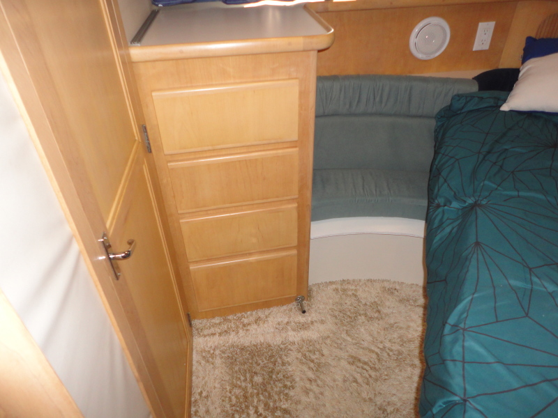 1995 Carver 370 Aft Cabin Motor Yacht