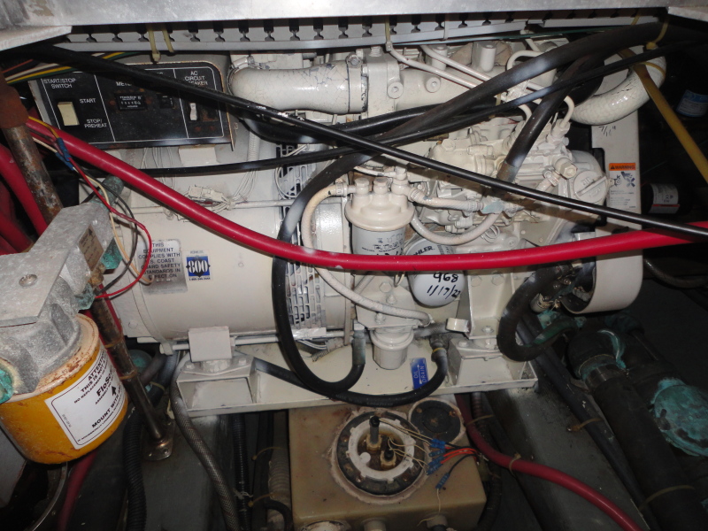 1995 Carver 370 Aft Cabin Motor Yacht