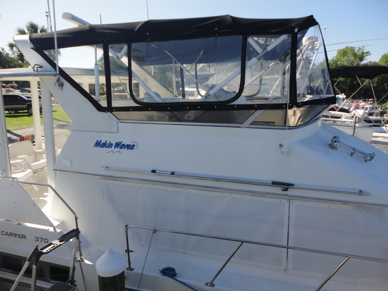 1995 Carver 370 Aft Cabin Motor Yacht
