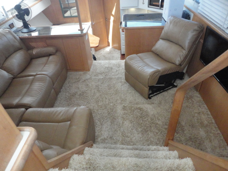 1995 Carver 370 Aft Cabin Motor Yacht