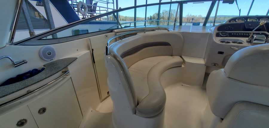 24 Helm Seating