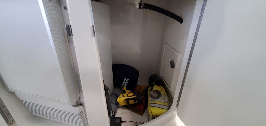 21 Cockpit Storage
