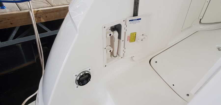 16 Transom Shower