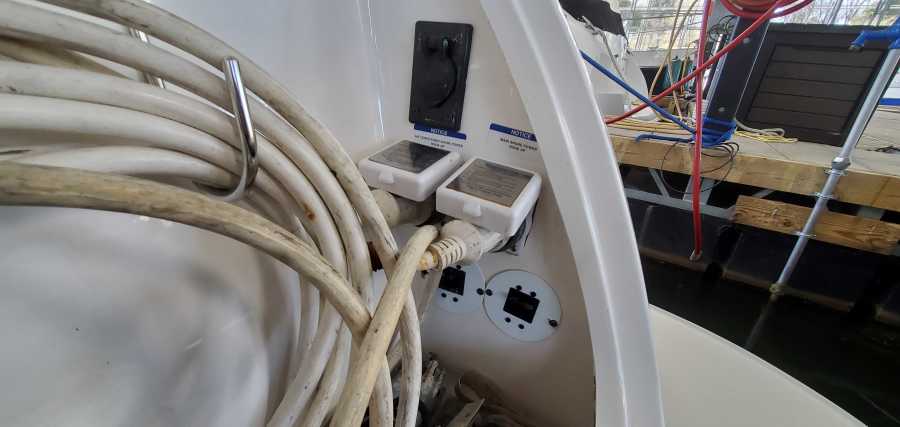 10 Power Inlet