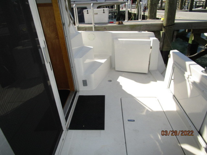 44' Navigator aftdeck starboard