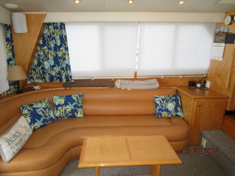 44' Navigator salon port