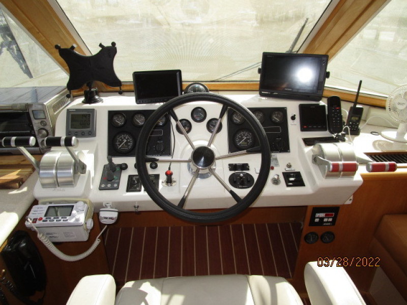 44' Navigator pilothouse helm