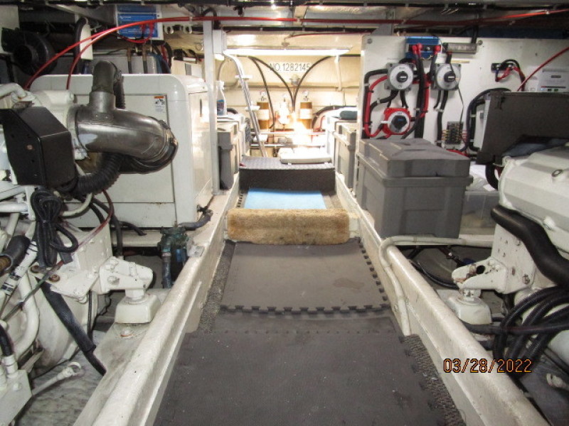 44' Navigator engine room aft