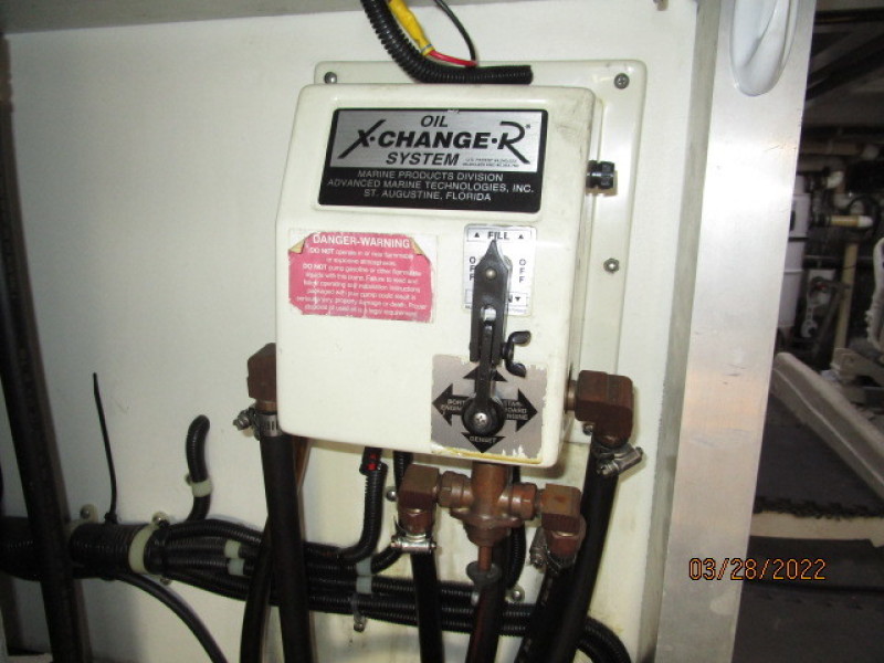 44' Navigator oil change system