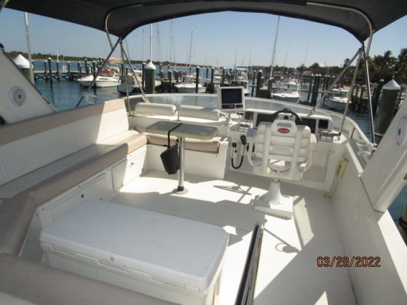 44' Navigator flybridge forward