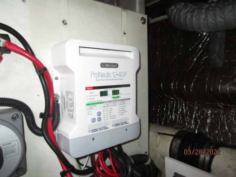 44' Navigator battery charger
