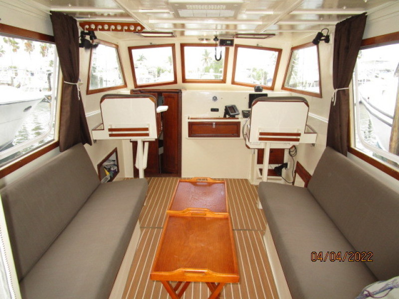 27' Albin salon forward