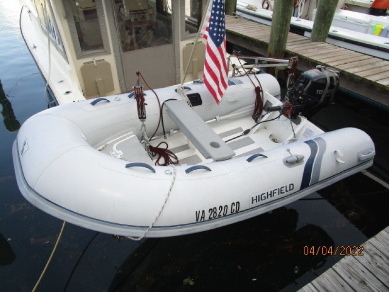 27' Albin tender1