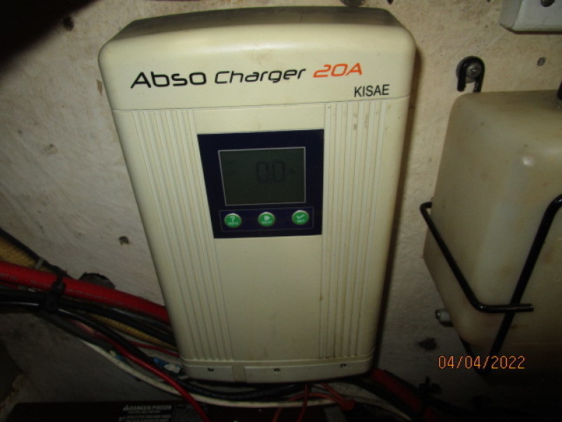 27' Albin battery charger