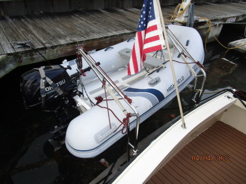 27' Albin tender2