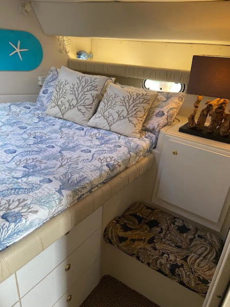 Forward stateroom queen berth