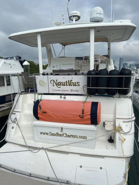 1998 Cruisers Yachts 3650