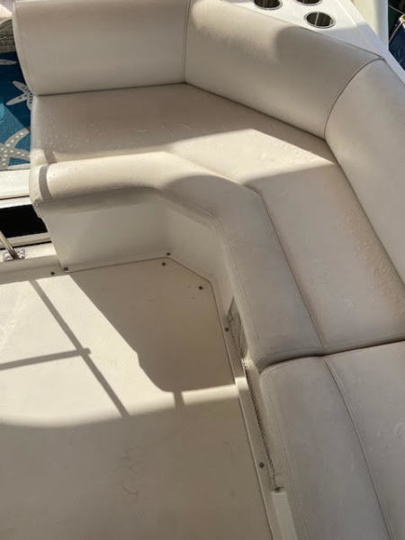 Flybridge seating