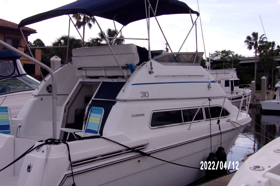 1995 Carver 310 Santego
