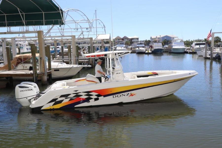 29' 2002 Donzi 29 ZF Open