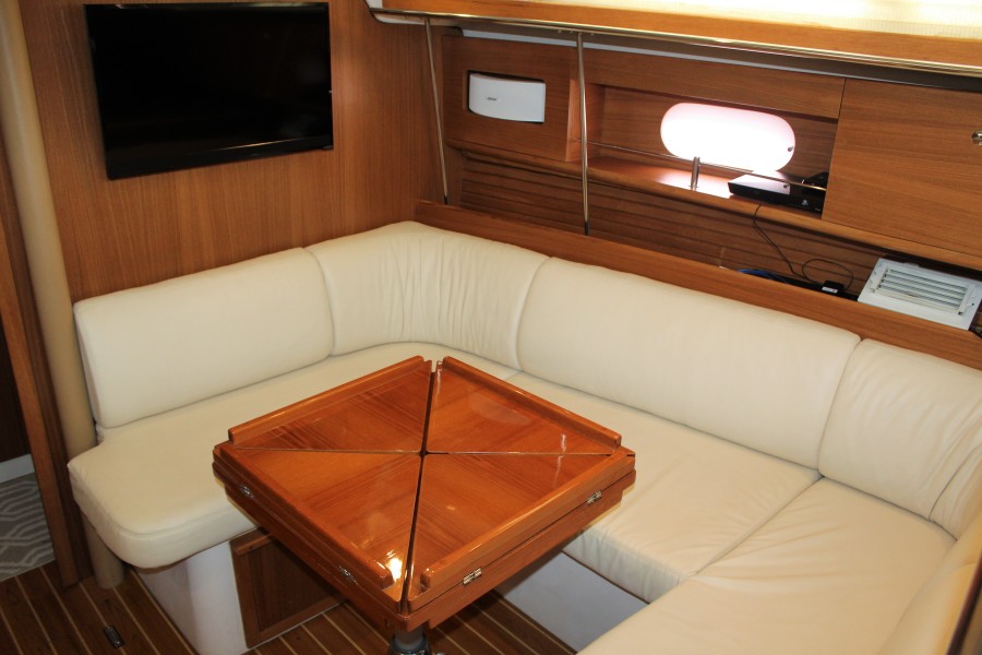 2012 Catalina 355