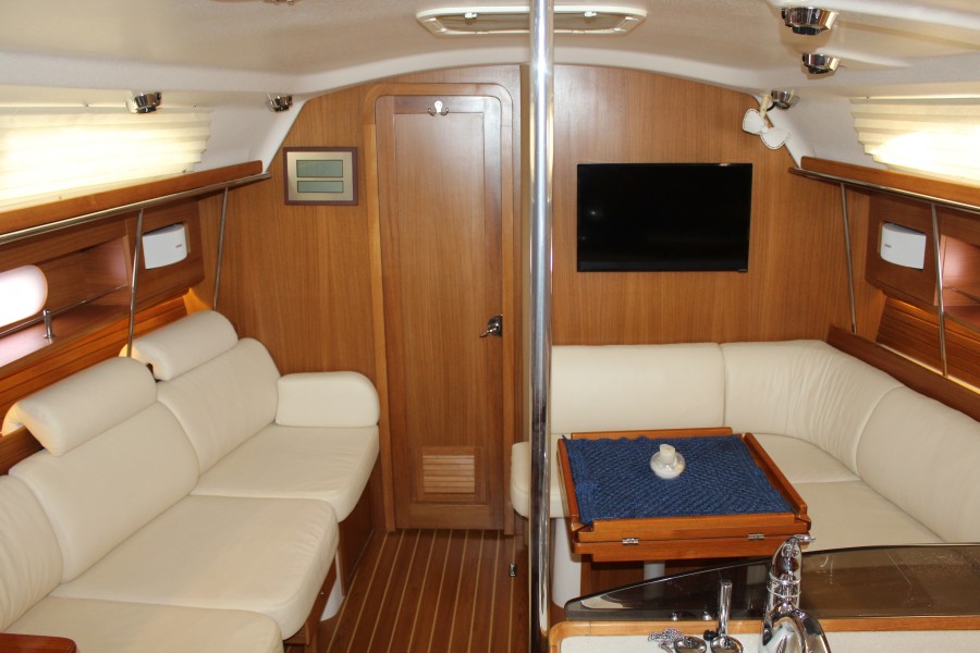2012 Catalina 355