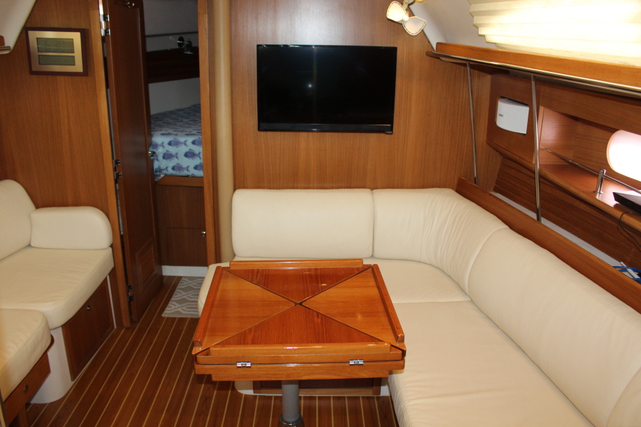 2012 Catalina 355