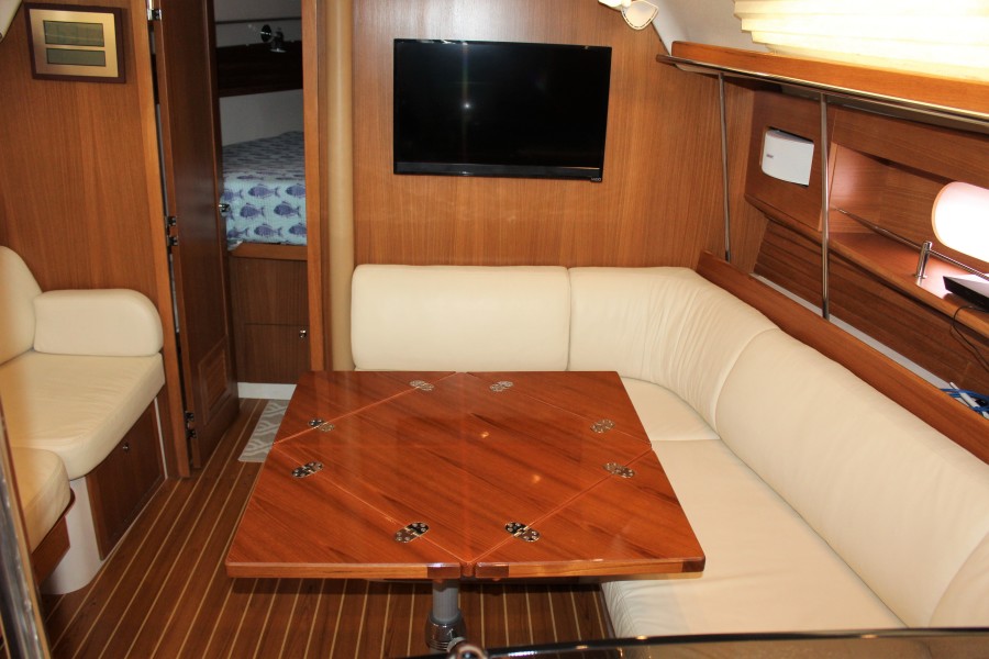 2012 Catalina 355