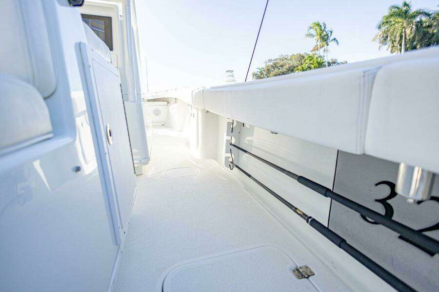 Done Deal 32ft Yellowfin Yacht For Sale