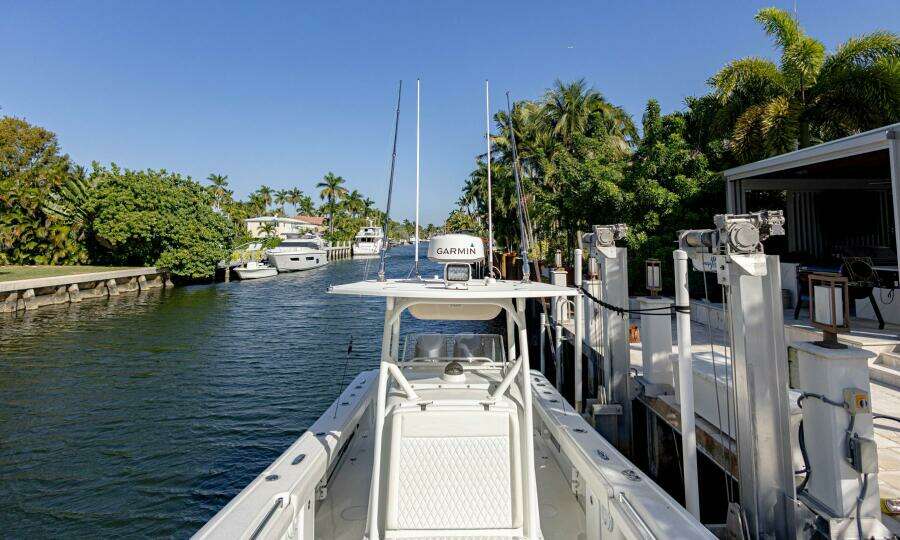 Done Deal 32ft Yellowfin Yacht For Sale