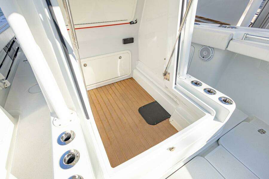 Done Deal 32ft Yellowfin Yacht For Sale