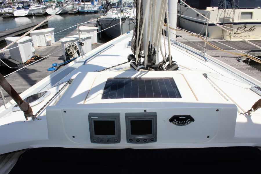 2004 Hunter 420