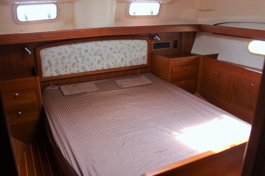 2004 Hunter 420