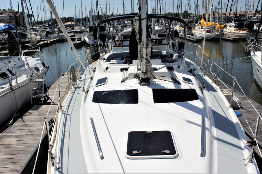 2004 Hunter 420