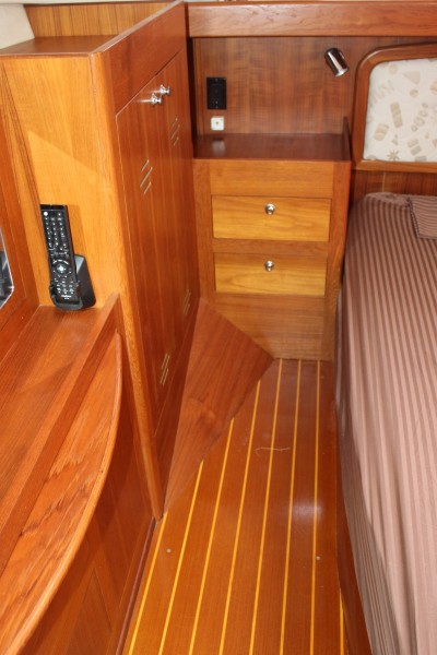 2004 Hunter 420