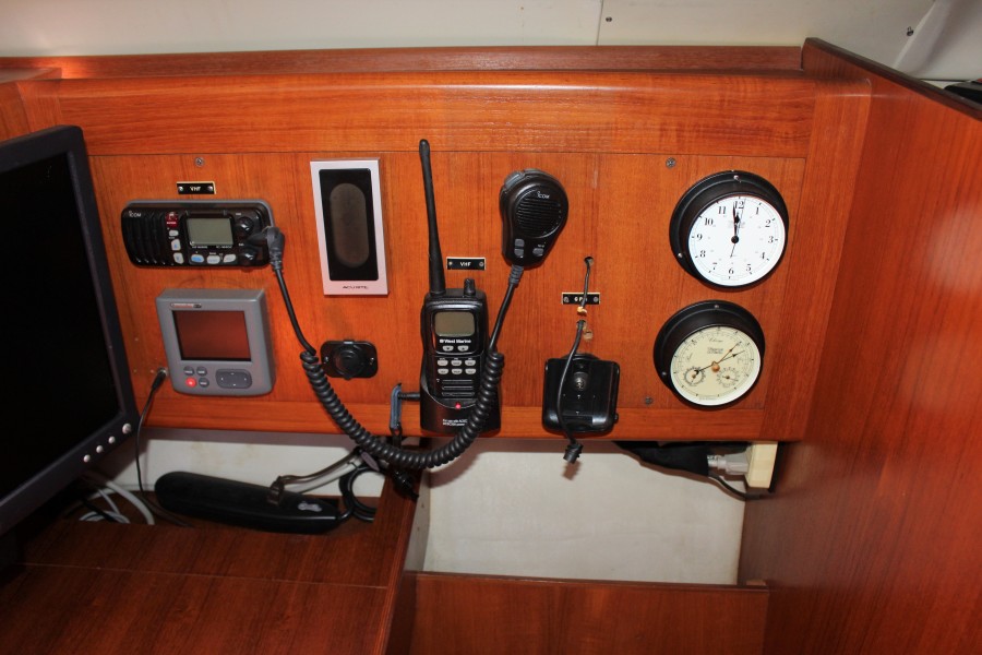 2004 Hunter 420