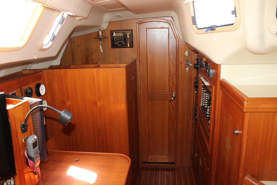 2004 Hunter 420