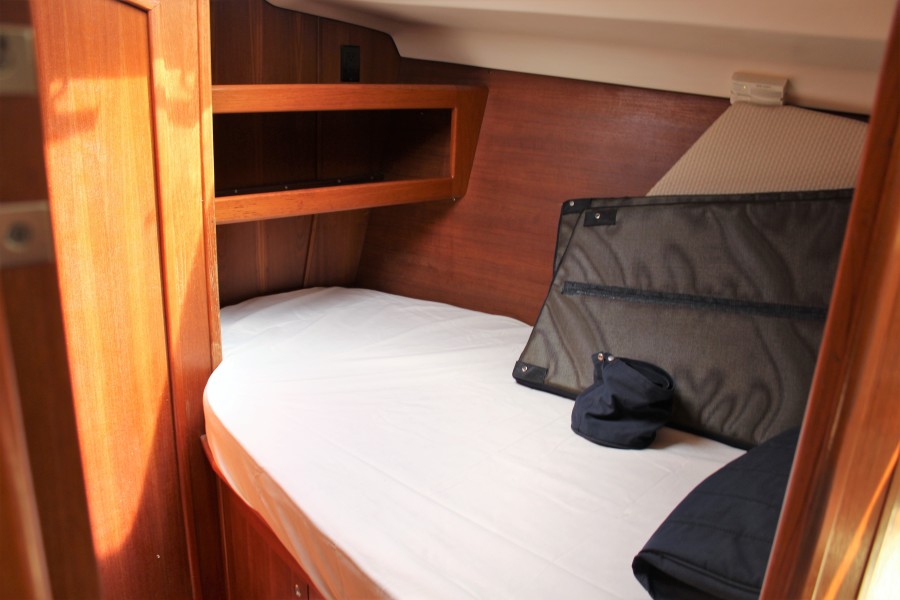 2004 Hunter 420