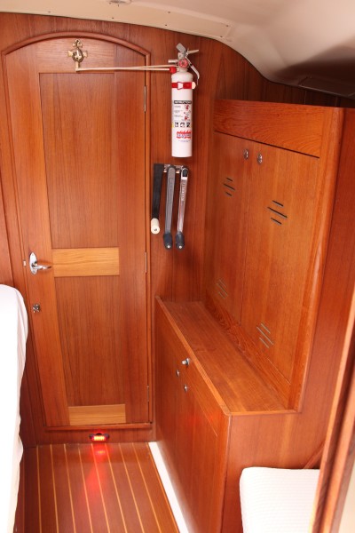 2004 Hunter 420
