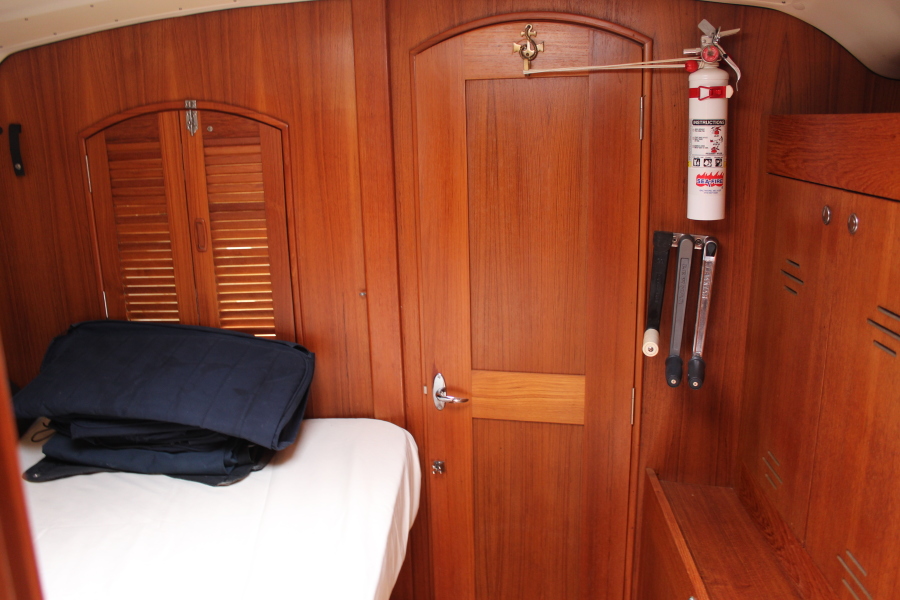 2004 Hunter 420