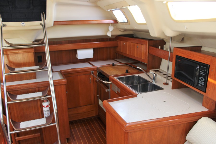 2004 Hunter 420